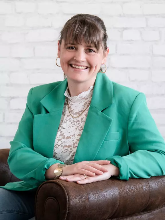 Jennifer Kluth