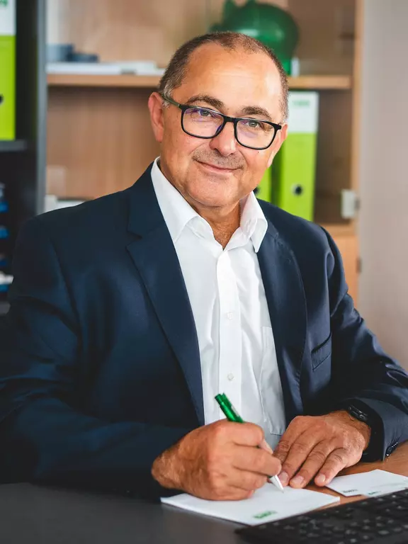 Bernhard Schmidt