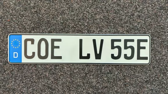 Sichern Sie sich Ihr kostenloses KFZ-Kennzeichen