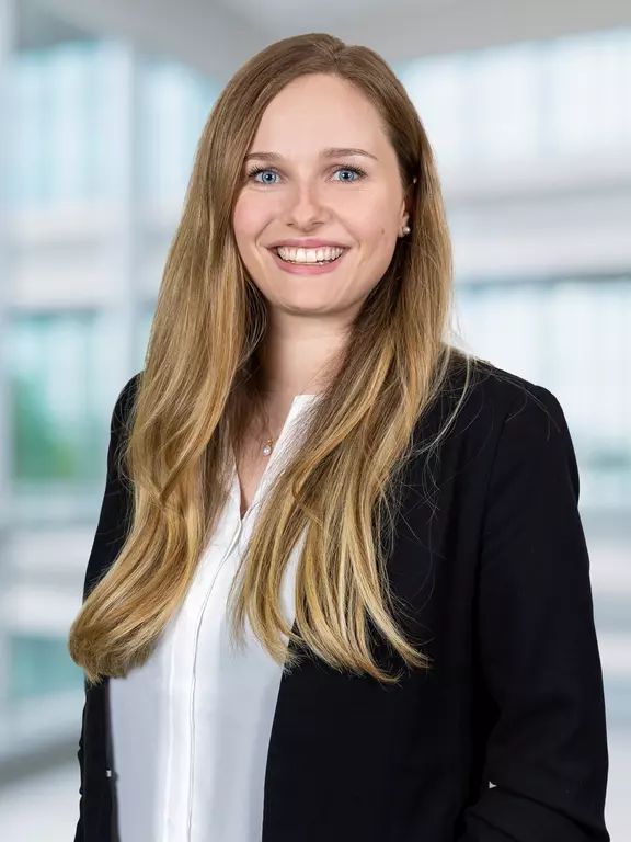 Julia König