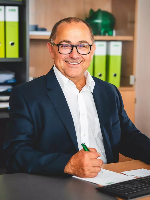 Bernhard Schmidt