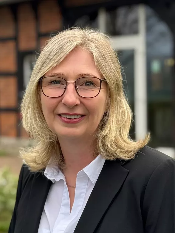 Dorothe Hölscher