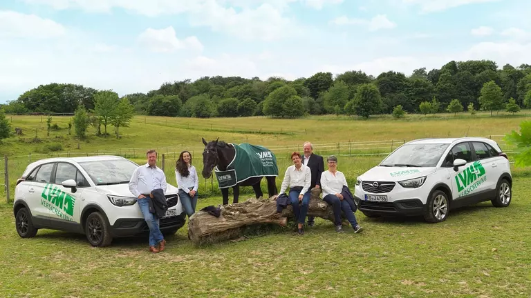 Wir kümmern uns: LVM-Versicherungsagentur Julia Fladung 