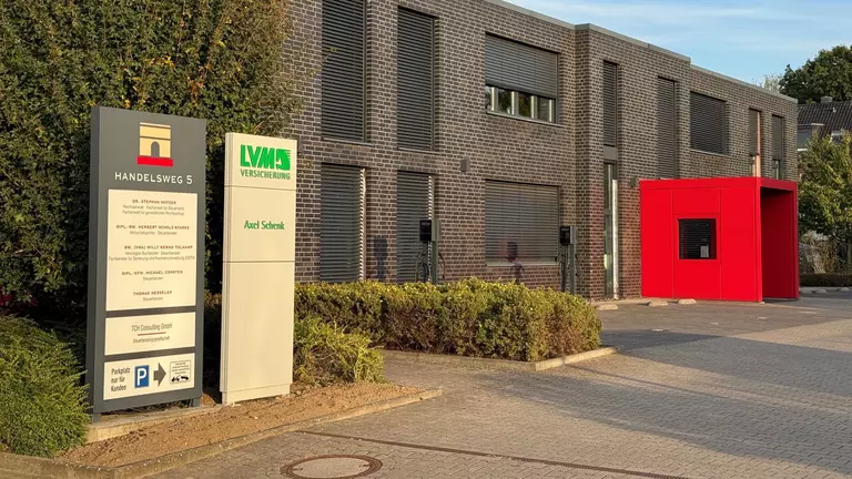 Wir kümmern uns: LVM-Versicherungsagentur Axel Schenk