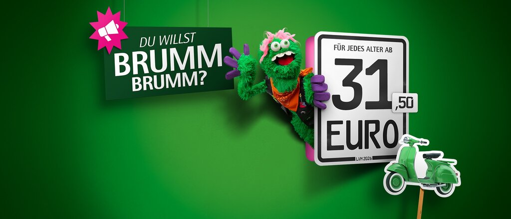 Auf dem Bild steht "Du willst Brumm Brumm?" und ein Kennzeichen für die Mopedversicherung sind abgebildet. Auf dem großen steht "Für jedes Alter ab 31,50 Euro" und ein Roller ist daneben abgebildet. 