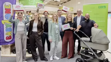 Die Kooperation auf den Weg gebracht haben (v.l.): Sabrina Emschove (LVM-Team Junge Kunden), Lucy Strotmann (BabyOne), Dr. Jan Willem Weischer (BabyOne Geschäftsführer und Inhaber), Anna Novikov (LVM- Team Junge Kunden), Andreas Laukötter (LVM-Bereichsleiter Konzernentwicklung), Birte Jochimsen (BabyOne), Dr. Rainer Wilmink (LVM-Vorstand) und Roberto Rizzi (BabyOne). (Foto: LVM Versicherung/Bernd Schwabedissen)