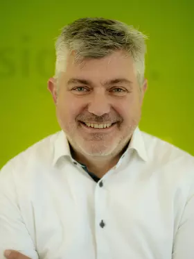 Dominik Schulte to Bühne