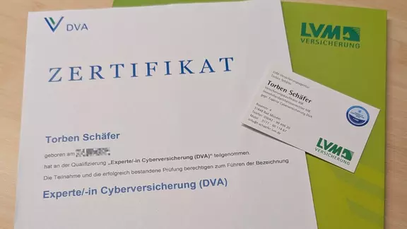 Zertifikat 2026 - gepr. Experte Cyberversicherung (DVA)