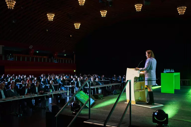  Dr. Ophelia Nick, Parlamentarische Staatssekretärin beim Bundesminister für Ernährung und Landwirtschaft, hielt den Impulsvortrag beim LVM-Landwirtschaftstag im Messe und Congress Centrum Halle Münsterland. (Foto: LVM Versicherung/Kai Pohlkamp)
